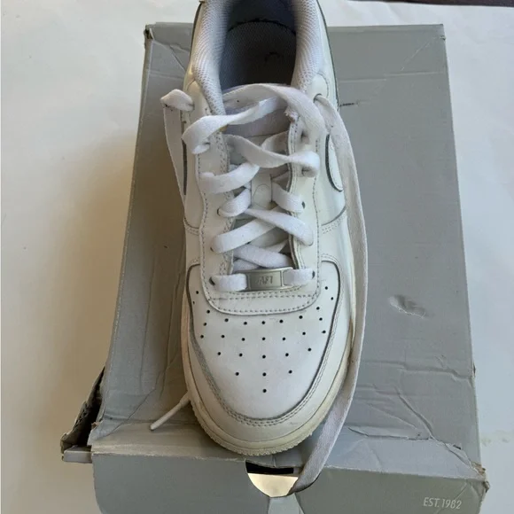 kids shoes gentle used and some new. size 5 and 5 1/2 - Picture 6 of 12